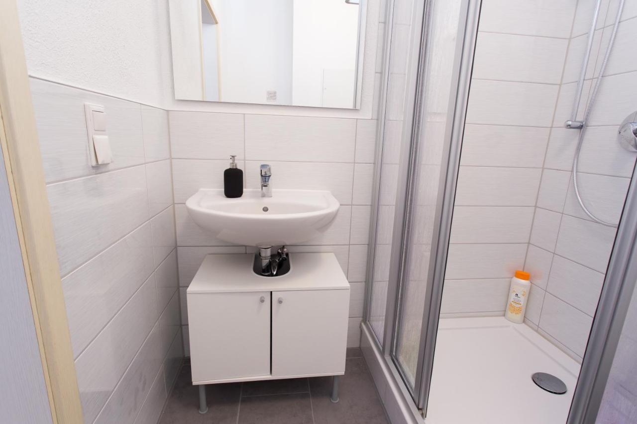 Fullhouse - Halle - T28 - Hawk Apartment Екстер'єр фото