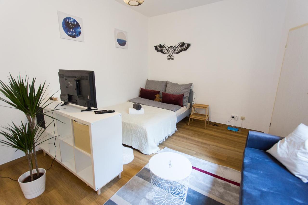 Fullhouse - Halle - T28 - Hawk Apartment Екстер'єр фото