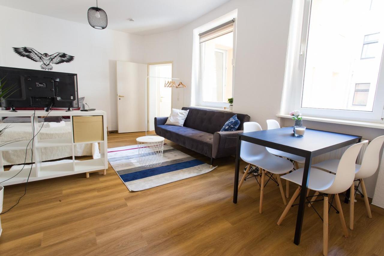 Fullhouse - Halle - T28 - Hawk Apartment Екстер'єр фото