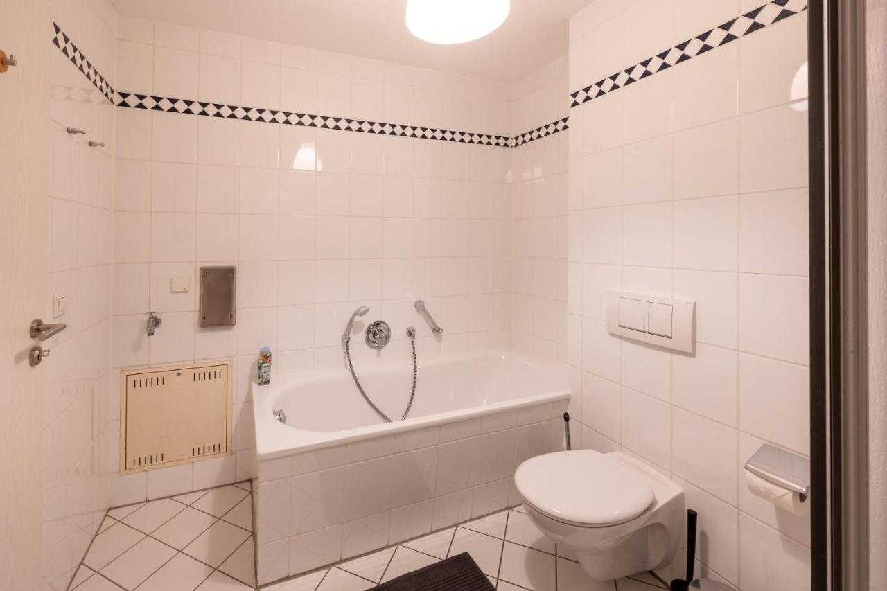 Fullhouse - Halle - T28 - Hawk Apartment Екстер'єр фото